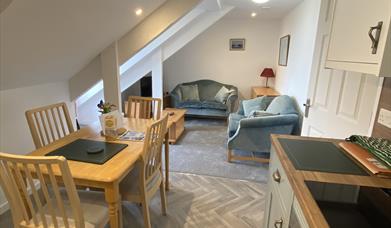 Sunnyside Top Flat
